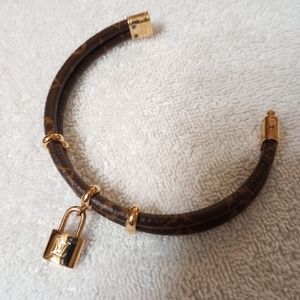 Louis Vuitton keep it twice bracelet
